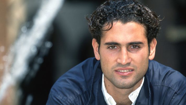 TURIN, ITALY : Juventus player Nicola Amoruso during a portrair session in Valentino Castle on 1996 in Turin, Italy. (Photo by Juventus FC - Archive/Juventus FC via Getty Images) Amoruso a TN: “Belotti? Per me resterà. Ora è giusto che stia in silenzio” - immagine 1