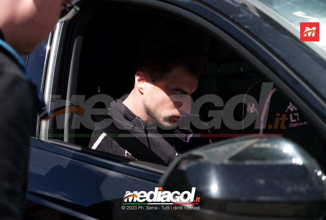 FOTO Venezia-Palermo, i Rosanero in partenza dal “Renzo Barbera” (GALLERY) - immagine 8