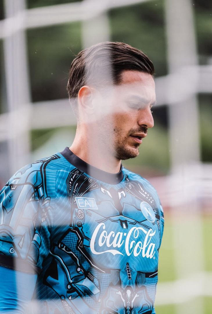 Tutto pronto a Dimaro: gli azzurri in campo per il riscaldamento LA GALLERY - immagine 9