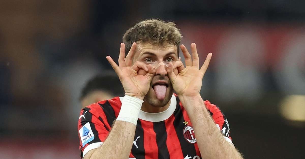 Milan, Tare: “Attaccante? Abbiamo le idee chiare. Massima fiducia in Gimenez, ma …” Milan, Tare: “Attaccante? Abbiamo le idee chiare. Massima fiducia in Gimenez, ma …”