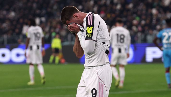 FANTACALCIO JUVENTUS. Grave infortunio per Vlahovic: stop di almeno tre mesi. Ecco i “sostituti” FANTACALCIO JUVENTUS. Grave infortunio per Vlahovic: stop di almeno tre mesi. Ecco i “sostituti” - immagine 1