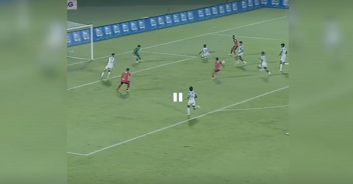 VIDEO / Partita truccata? Due autogol terribili, è polemica in Indonesia VIDEO / Partita truccata? Due autogol terribili, è polemica in Indonesia