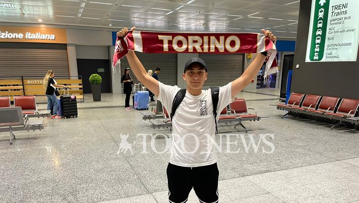 Emirhan Ilkhan al suo arrivo a Milano Malpensa Emirhan Ilkhan al suo arrivo a Milano Malpensa