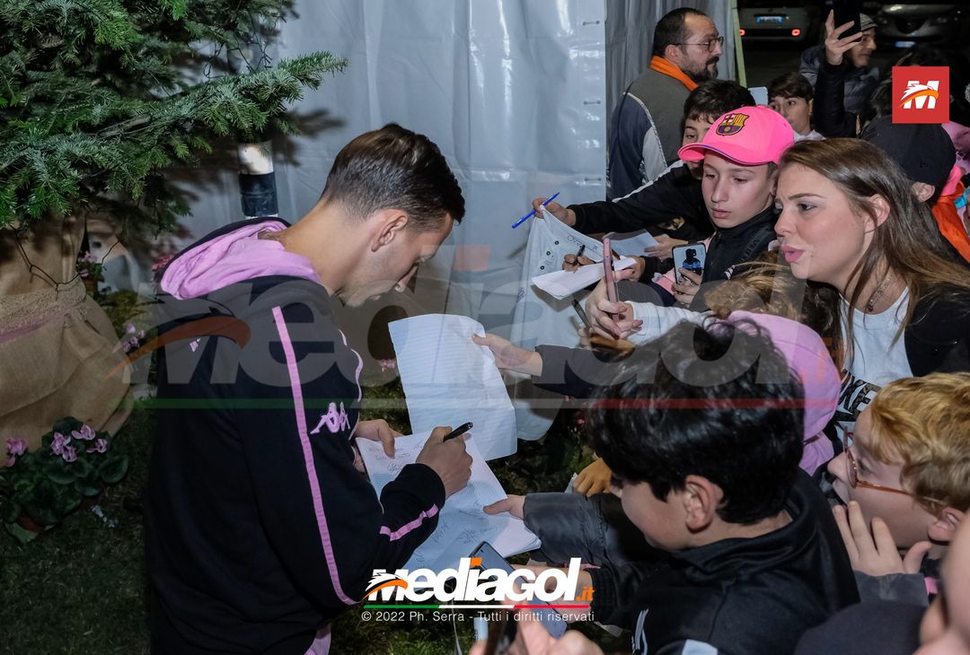 FOTO Palermo: Accardi, Saric e Gomes accendono l’albero al ‘Barbera’ (Gallery) - immagine 20