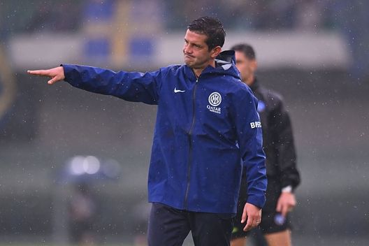 VERONA, ITALY - NOVEMBER 02: Cristian Chivu head coach of FC Internazionale during the Serie A match between Hellas Verona FC and FC Internazionale at Stadio Marcantonio Bentegodi on November 02, 2025 in Verona, Italy. (Photo by Alessandro Sabattini/Getty Images) Milan, regina dei big match: nessuno come i rossoneri dopo dieci giornate- immagine 6