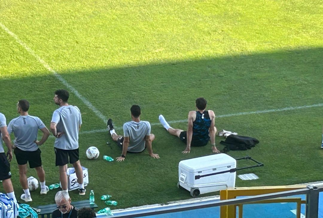 GALLERY Kvara osserva i compagni, solo stretching per il georgiano - immagine 4