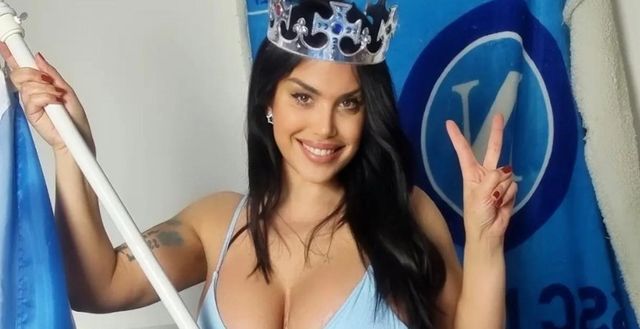 Marika Fruscio in bikini è da impazzire: le curve della conduttrice sono straripanti- immagine 2