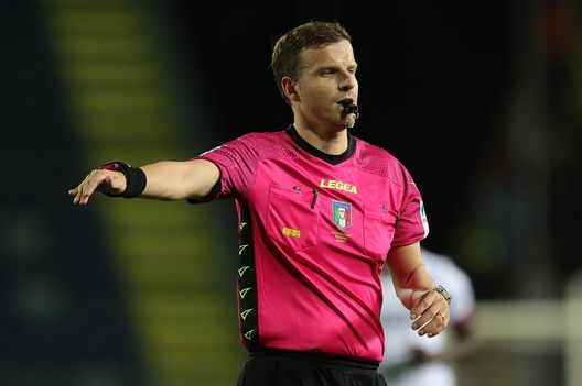 EMPOLI, ITALY - MAY 04: Federico La Penna referee during the Serie A match between Empoli FC and Bologna FC at Stadio Carlo Castellani on May 4, 2023 in Empoli, Italy. (Photo by Gabriele Maltinti/Getty Images) La Penna: la scheda dell’arbitro di Torino-Fiorentina- immagine 2