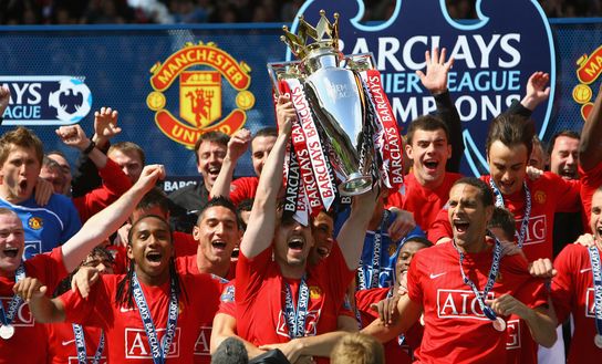 Manchester United campione d'Inghilterra. 16 maggio 2009 a Manchester, Inghilterra. (Foto di Alex Livesey/Getty Images) Com’era la Premier League l’ultima volta che gli Oasis hanno suonato a Manchester?- immagine 3