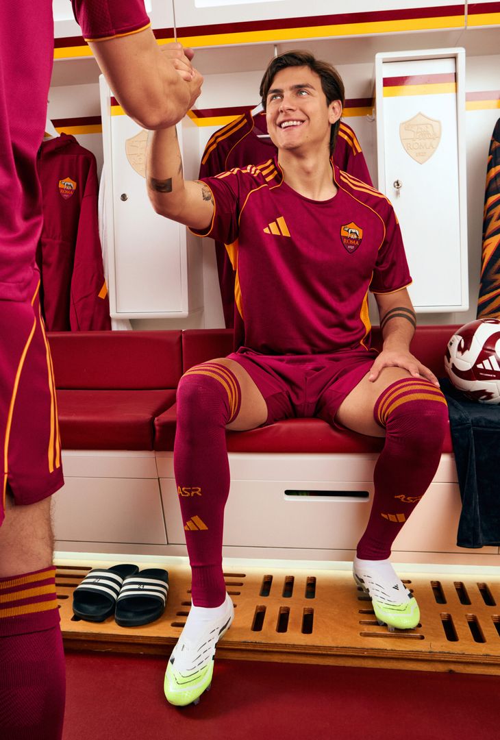 Roma, ecco le immagini della nuova maglia  – FOTO GALLERY - immagine 6