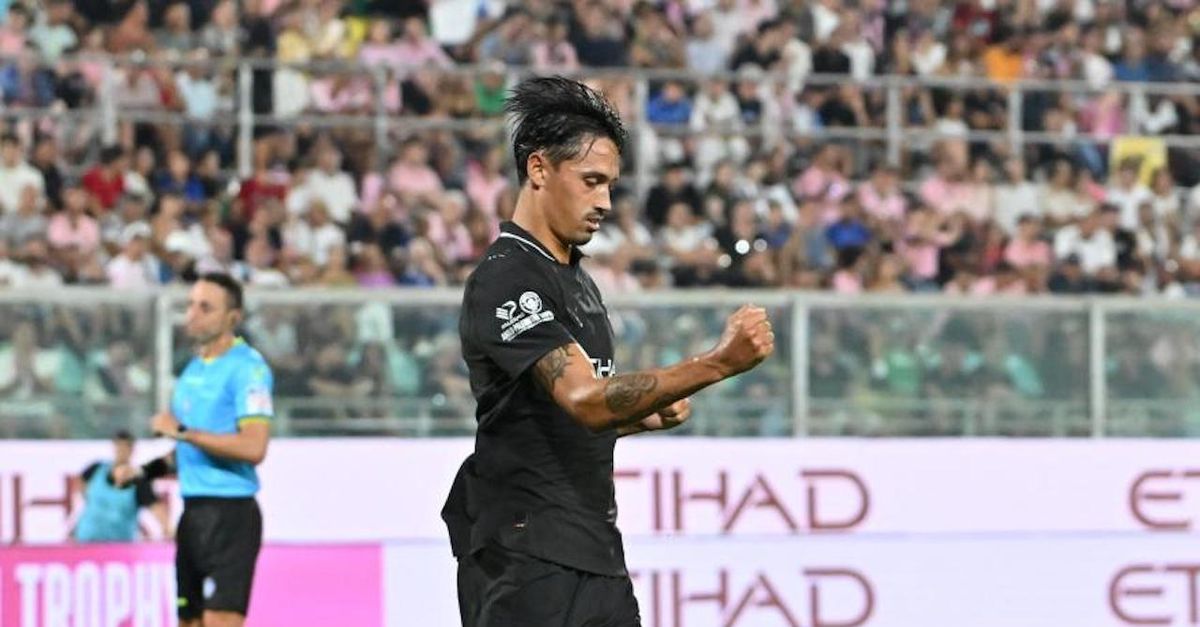Ex Milan, Reijnders dominante: doppietta in Palermo-Manchester City | VIDEO