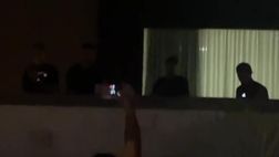 VIDEO / Cori e urla: tifosi della Roma fuori casa di Dybala