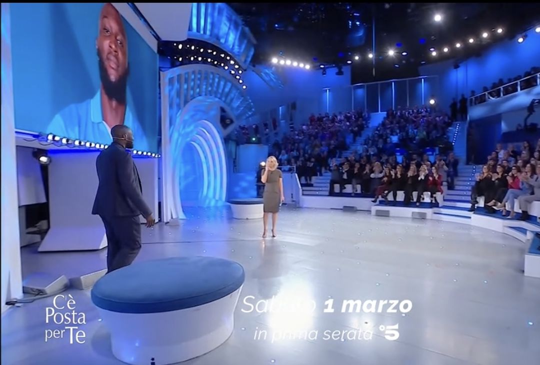 GALLERY Lukaku sarà ospite a C’è Posta per Te: le foto del bomber del Napoli - immagine 5