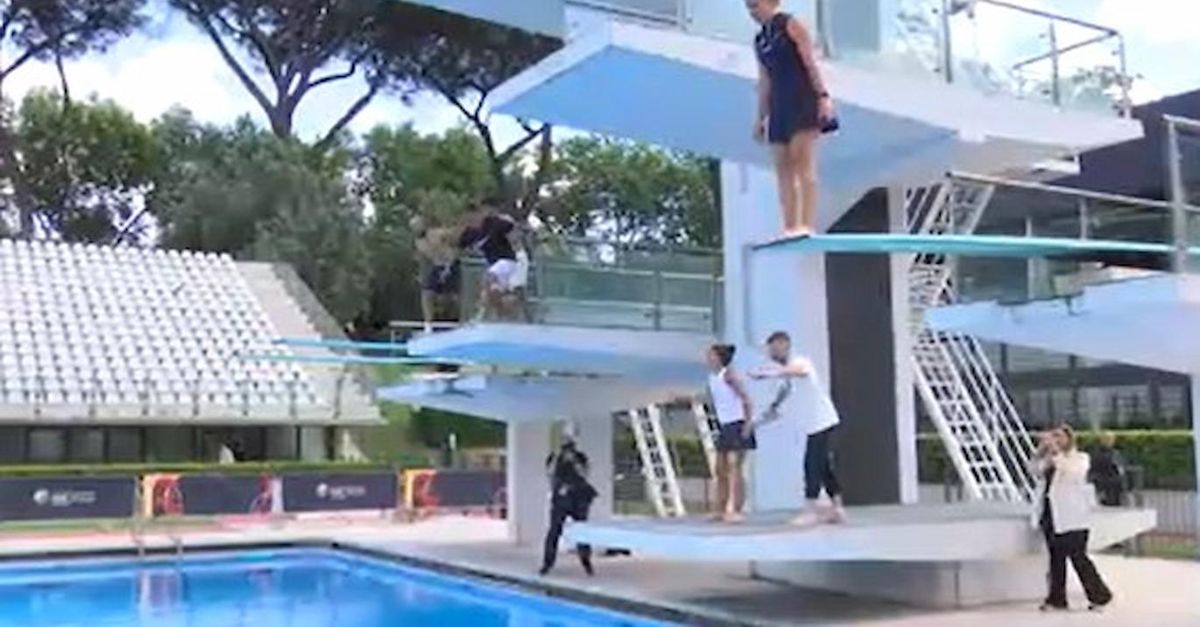 VIDEO / Tennis, Errani Paolini trionfano a Roma: tuffo in piscina al Foro Italico VIDEO / Tennis, Errani Paolini trionfano a Roma: tuffo in piscina al Foro Italico