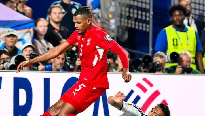 La foto postata dall'Inter su Instagram Akanji-Lautaro, scontro ai Mondiali. L’Inter: “Siete il nostro orgoglio” - immagine 1