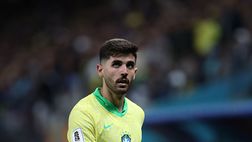 Psg, Lucas Beraldo bacia la sua compagna grazie… a Donnarumma