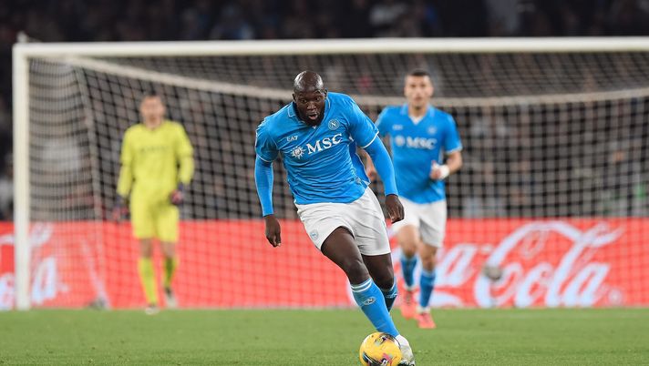 San Siro Stadium, Milan, ITALY - OCT 29 2024: SSC Napoli player Romelu Lukaku in action during the Serie A match between AC Milan and SSC Napoli at San Siro Stadium on October 29, 2024 in Milan, Italy. (Photo by SSC Napoli/Getty Images) Salvione: “Napoli squadra che combatte. Lukaku? Decisivo quando è in area” - immagine 1