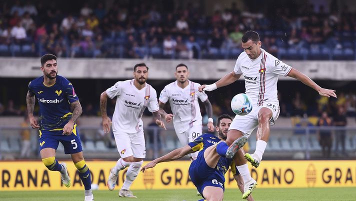 Hellas Verona, 20 tiri non bastano: la Cremonese regge (ma scivola a -2 dal Napoli) - immagine 1