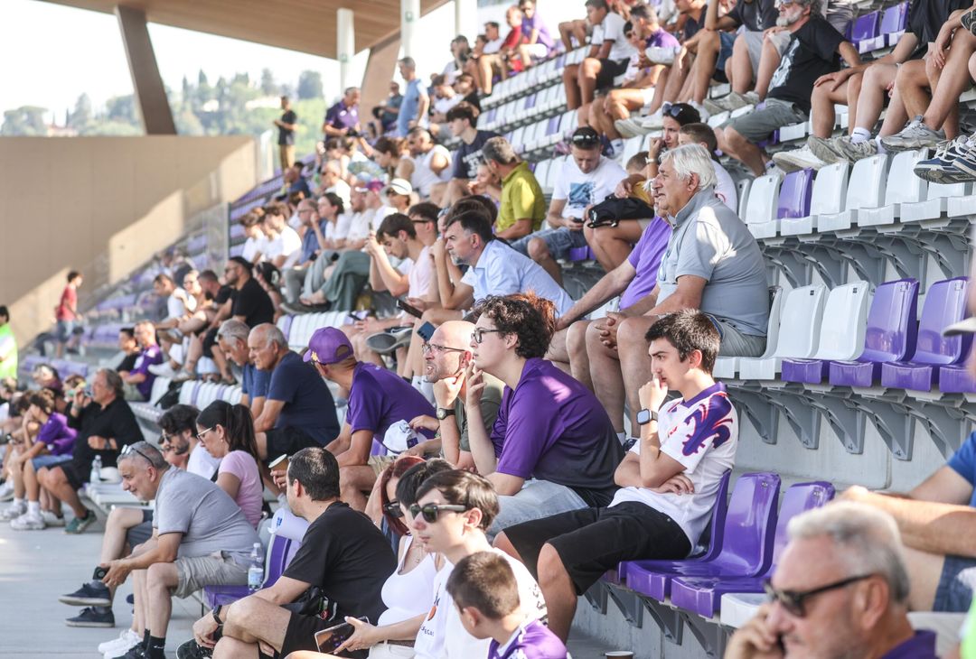 GERMOGLI PH: 13 LUGLIO 2026 BAGNO A RIPOLI VIOLA PARK PRIMO ALLENAMENTO DELLA FIORENTINA CON L' ALLENATORE GROSSO GALLERY – Le immagini del primo giorno di ritiro della Fiorentina di Grosso - immagine 4