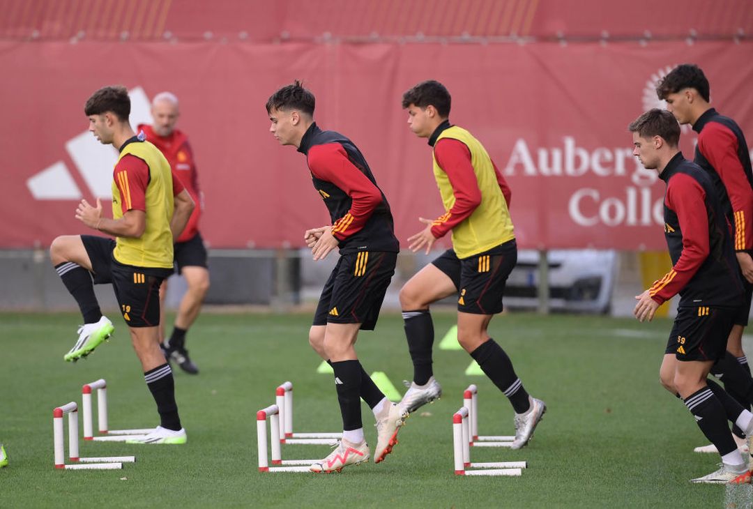 Roma, seduta con vista sul Lecce: in gruppo Dybala e Renato Sanches – FOTO GALLERY - immagine 33