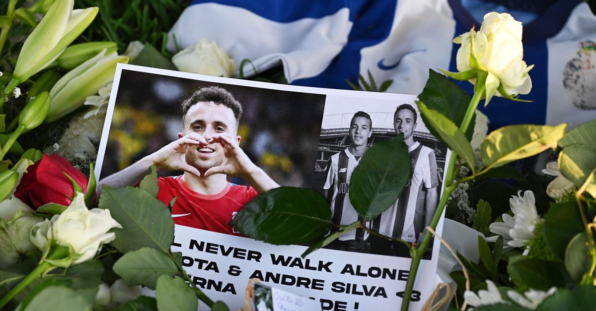 Liverpool, il ricordo dei tifosi per Diogo Jota: a Wembley risuonerà canzone per lui Liverpool, il ricordo dei tifosi per Diogo Jota: a Wembley risuonerà canzone per lui
