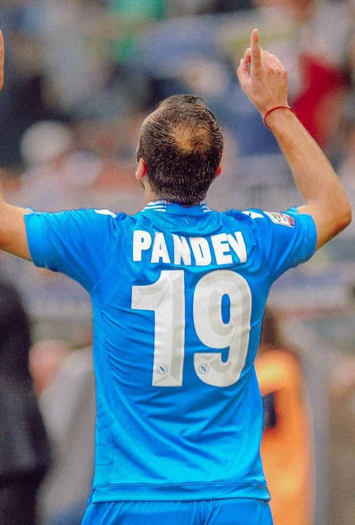 GALLERY Il Napoli affronta il Genoa: gli scatti più belli dei match del passato - immagine 11