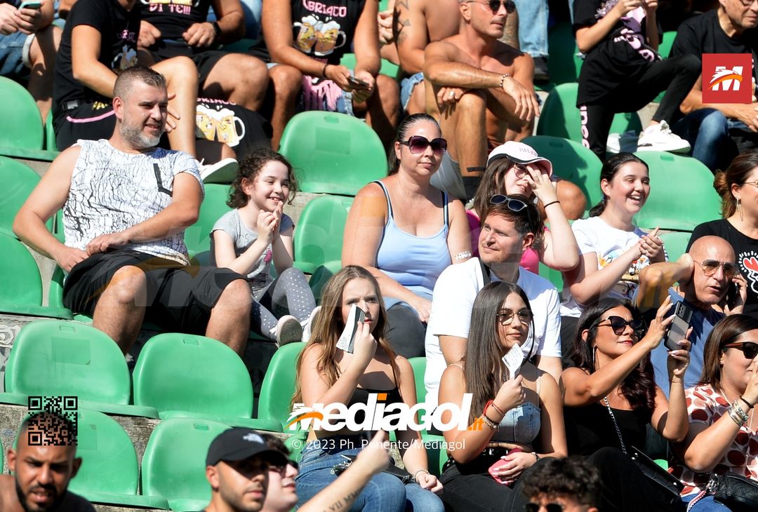 FOTOTIFO Palermo-Sudtirol 2-1, gli scatti ai tifosi al “Renzo Barbera” (GALLERY) - immagine 47