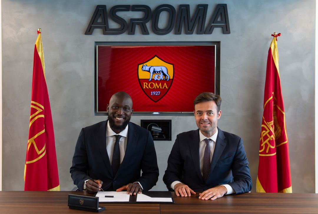 Roma, Lukaku è ufficiale: i primi suggestivi scatti in giallorosso – FOTO GALLERY - immagine 2