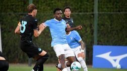 Lazio, segnali confortanti di Dele-Bashiru per il gioco di Sarri. Ma sul palleggio…