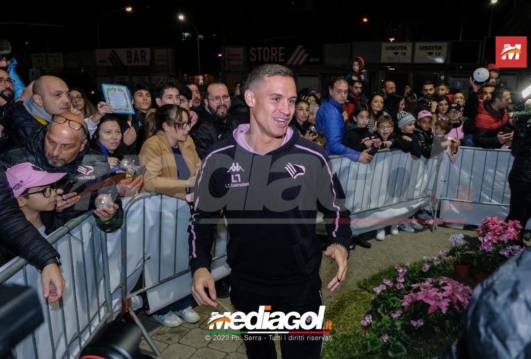 FOTO Palermo: Accardi, Saric e Gomes accendono l’albero al ‘Barbera’ (Gallery)- immagine 1