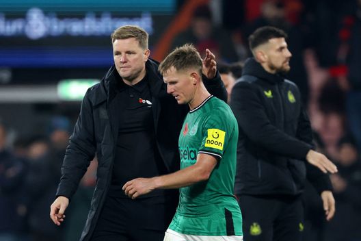 Newcastle, bordata di Alan Shearer al tecnico Howe: “Anche lui ha bisogno di riposo…”- immagine 2