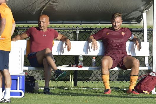 Pace fatta tra Totti e Spalletti, il CT dell’Italia: “Mai smesso di abbracciarlo”- immagine 2