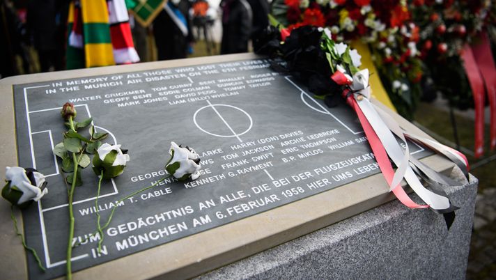 Il Torino commemora la tragedia del Manchester United: “Uniti dallo stesso destino” - immagine 1