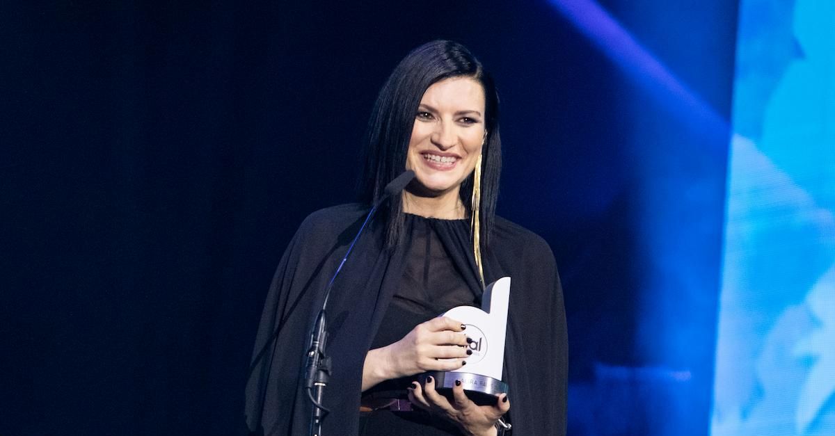 Mondiale per Club, Robbie Williams e Laura Pausini canteranno l’inno della FIFA