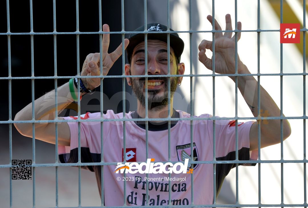 FOTOTIFO Palermo-Sudtirol 2-1, gli scatti ai tifosi al “Renzo Barbera” (GALLERY) - immagine 64