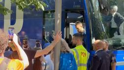 VIDEO FCIN1908 / L’arrivo dell’Inter per l’evento in Gae Aulenti: boato per Lautaro e Barella