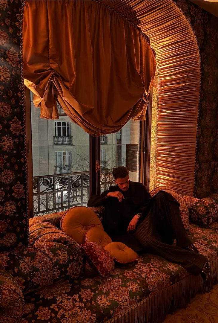 GALLERY Ngonge “modello” a Parigi: si gode il riposo concesso da Conte - immagine 4