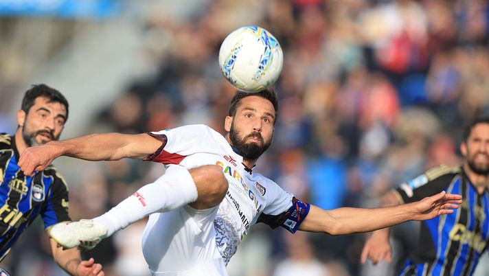PISA, ITALY - MARCH 15: Leonardo Pavoletti of Cagliari Calcio scores a goal during the Serie A match between Pisa SC and Cagliari Calcio at Arena Garibaldi on March 15, 2026 in Pisa, Italy. (Photo by Gabriele Maltinti/Getty Images) Pavoletti
