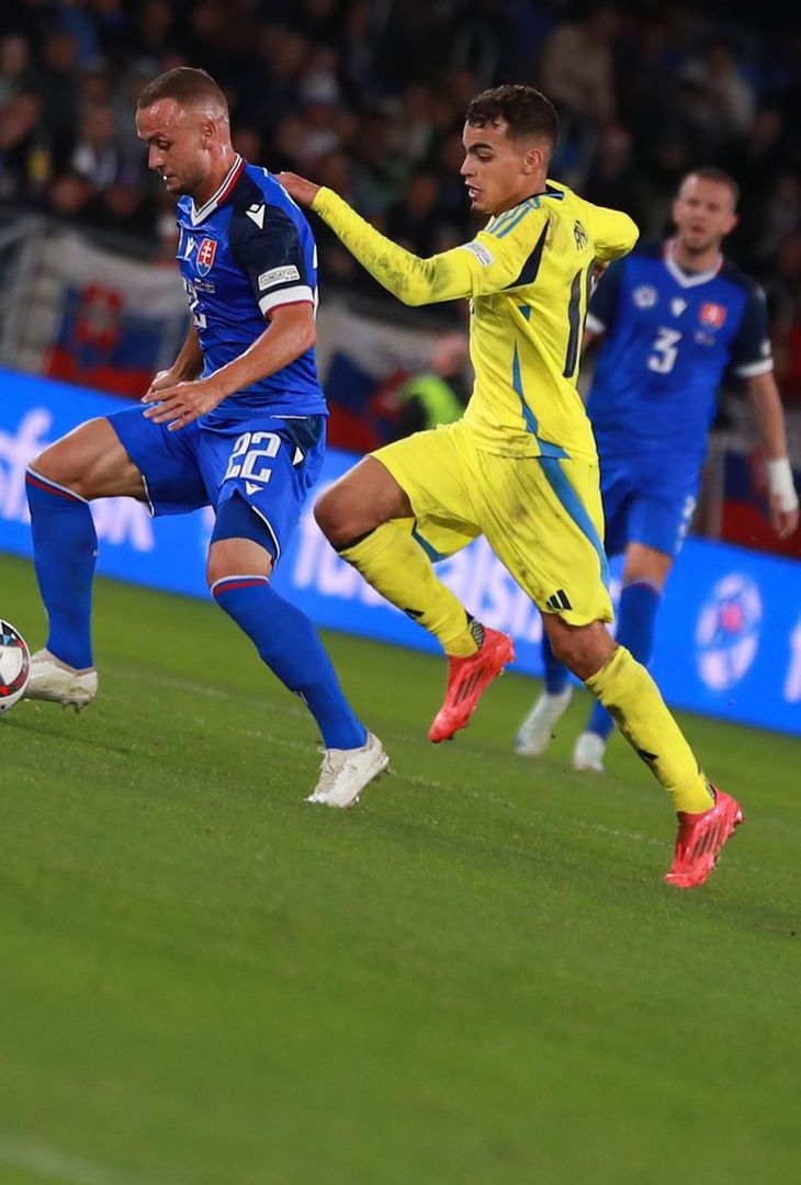 GALLERY Corsa, sacrificio e sudore: Lobotka stakanovista anche con la Slovacchia - immagine 4