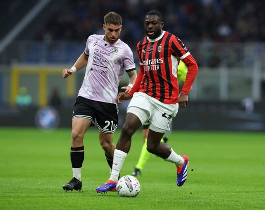 MILAN, ITALY - OCTOBER 19: Youssouf Fofana of AC Milan in action during the Serie A match between Milan and Udinese at Stadio Giuseppe Meazza on October 19, 2024 in Milan, Italy. (Photo by Claudio Villa/AC Milan via Getty Images) Milan-Udinese, rossoneri avvisati: difesa friulana tra le prime per questo dato- immagine 2