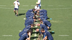 VIDEO / Testa, piedi schiena… Gattuso, l’esercizio è tutto da ridere!