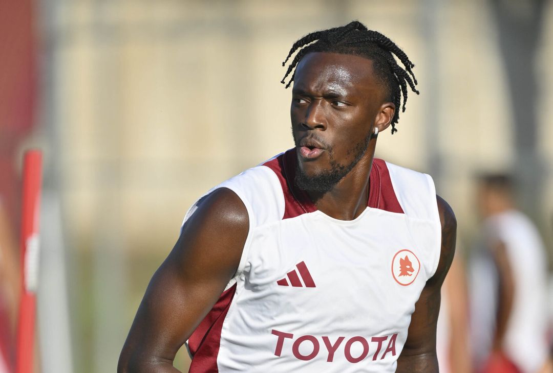 Roma, altro giorno di ritiro: l’allenamento di oggi a Trigoria – FOTO GALLERY - immagine 5