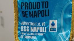 Juventus-Napoli, lo spogliatoio azzurro è pronto! La scelta sulla maglia – GALLERY