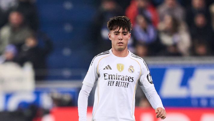 VITORIA-GASTEIZ, SPAIN - DECEMBER 14: Victor Valdepenas of Real Madrid in action during the LaLiga EA Sports match between Deportivo Alaves and Real Madrid CF at Estadio de Mendizorroza on December 14, 2025 in Vitoria-Gasteiz, Spain. (Photo by Juan Manuel Serrano Arce/Getty Images) Victor Valdepenas