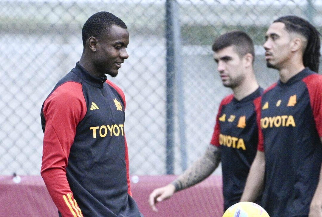 Trigoria, rifinitura prima di Roma-Monza: in gruppo Smalling – FOTO GALLERY - immagine 24