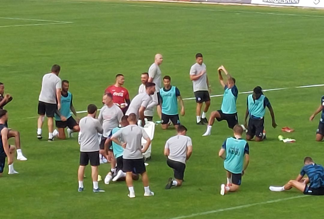 GALLERY Conte saluta con affetto tutti i suoi ragazzi al termine dell’allenamento - immagine 7