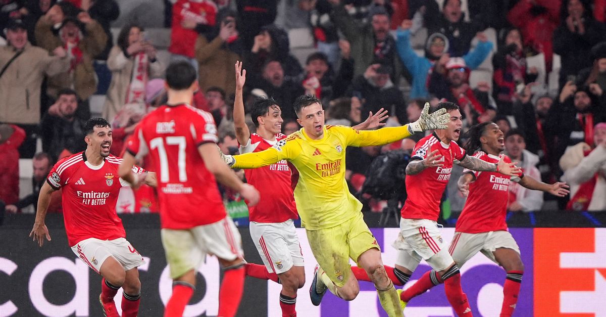 Benfica, Mou ai playoff con il gol del portiere: l'esultanza spaventa un prete in tv