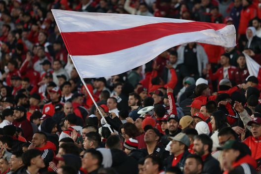 Stranezze da Superclásico, noto cantante argentino fa visita al River ma tifa Boca…- immagine 5