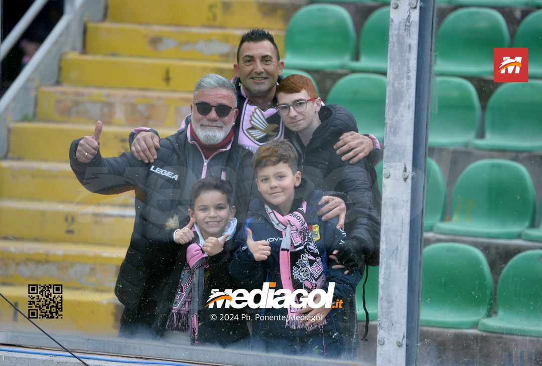 FOTOTIFO Palermo-Modena 4-2, gli scatti ai tifosi al “Renzo Barbera” (GALLERY) - immagine 43