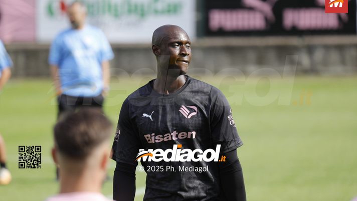 Palermo, Gomis: “Ho subito un piccolo infortunio, tornerò prestissimo”  Palermo